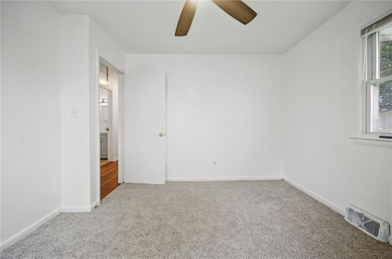Photo 14 of 17 residential for sale in Norfolk virginia
