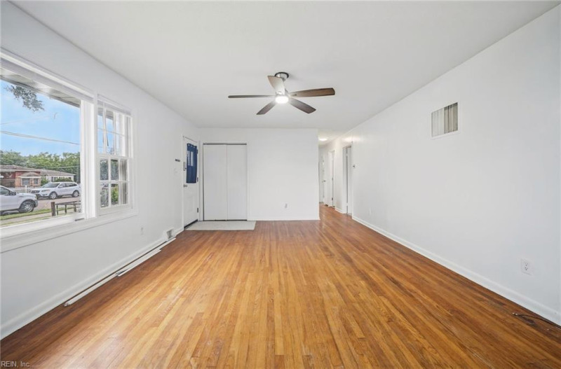 Photo 3 of 17 residential for sale in Norfolk virginia