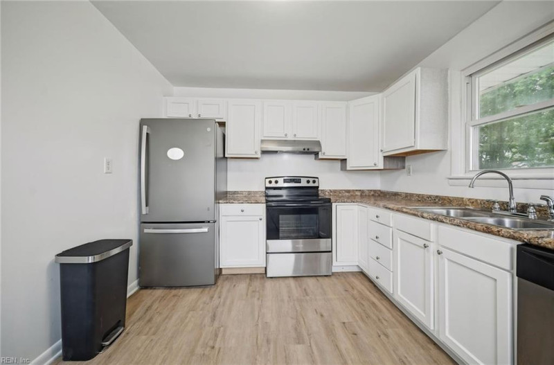 Photo 5 of 17 residential for sale in Norfolk virginia