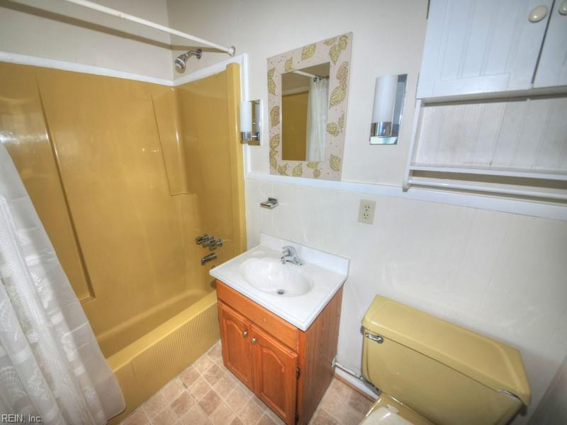 Photo 10 of 27 residential for sale in Virginia Beach virginia