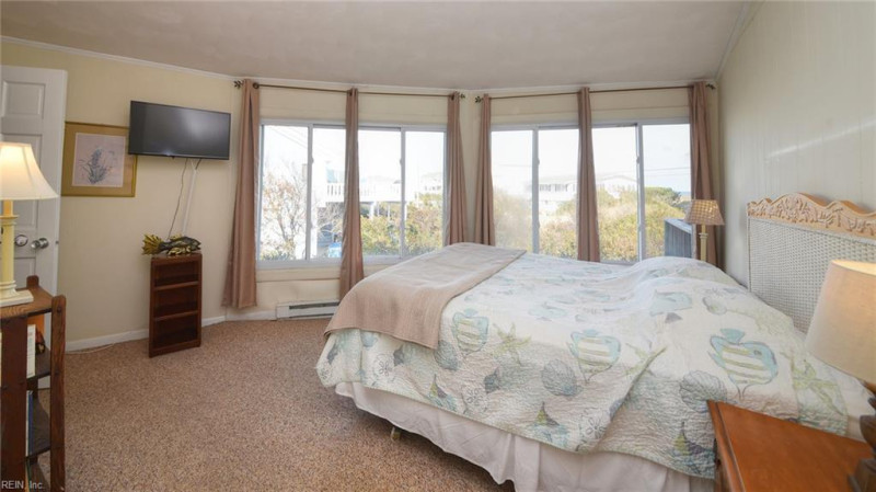 Photo 8 of 27 residential for sale in Virginia Beach virginia
