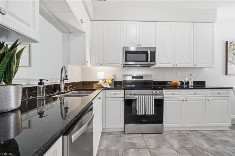 Photo 7 of 35 residential for sale in Virginia Beach virginia