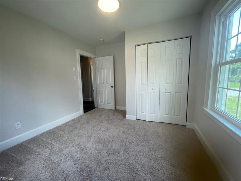 Photo 11 of 13 residential for sale in Franklin virginia