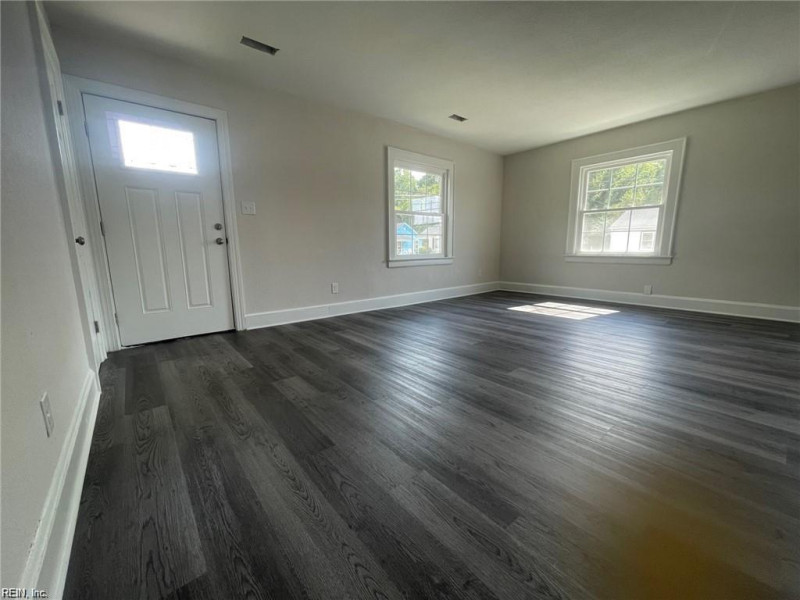 Photo 3 of 13 residential for sale in Franklin virginia