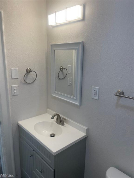 Photo 8 of 13 residential for sale in Franklin virginia