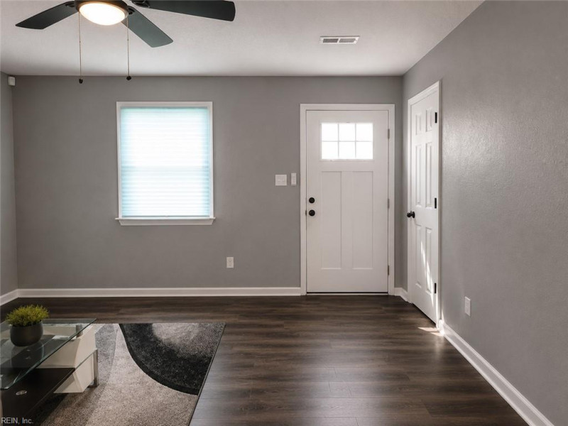 Photo 4 of 14 residential for sale in Hampton virginia