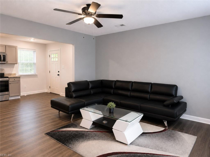 Photo 5 of 14 residential for sale in Hampton virginia
