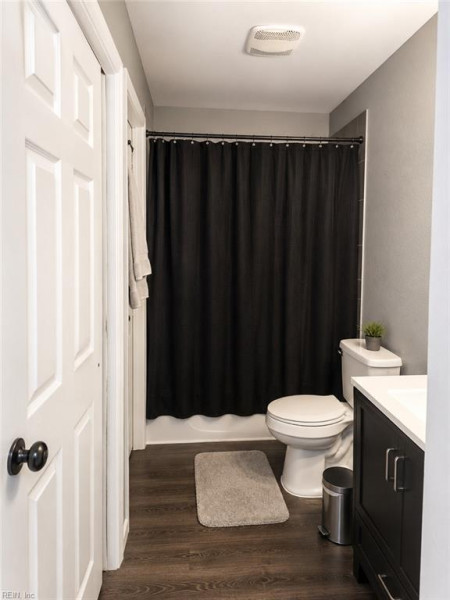Photo 7 of 14 residential for sale in Hampton virginia