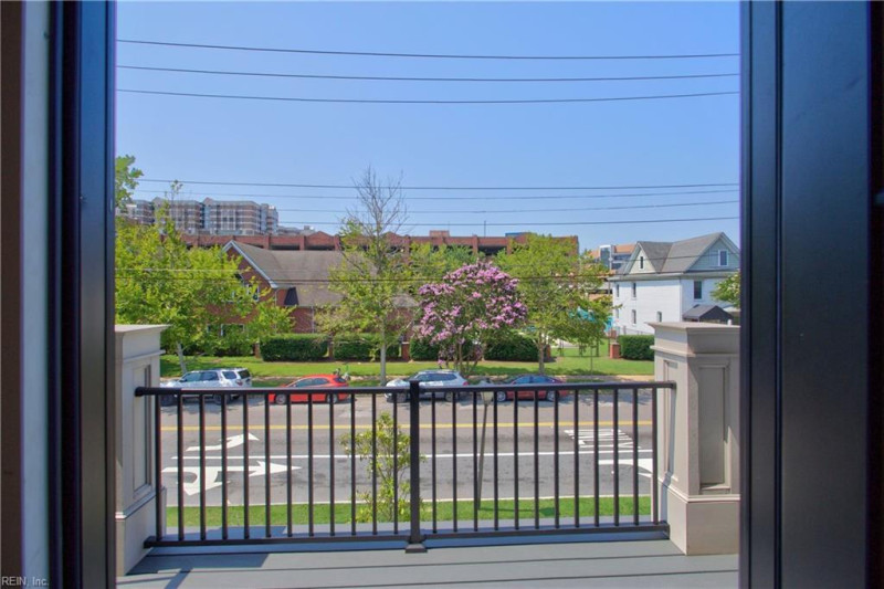 Photo 16 of 39 residential for sale in Norfolk virginia