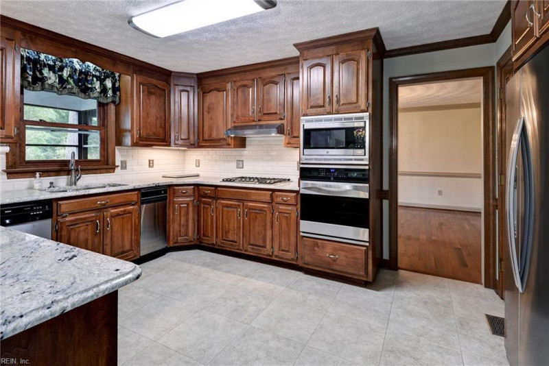 Photo 10 of 46 residential for sale in Poquoson virginia Photo 10 of 46 residential for sale in Poquoson virginia