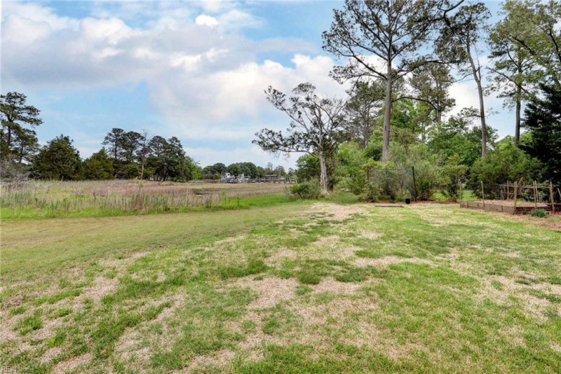 Photo 34 of 46 residential for sale in Poquoson virginia Photo 34 of 46 residential for sale in Poquoson virginia
