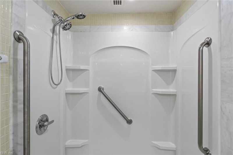 Photo 38 of 50 residential for sale in Norfolk virginia Photo 38 of 50 residential for sale in Norfolk virginia