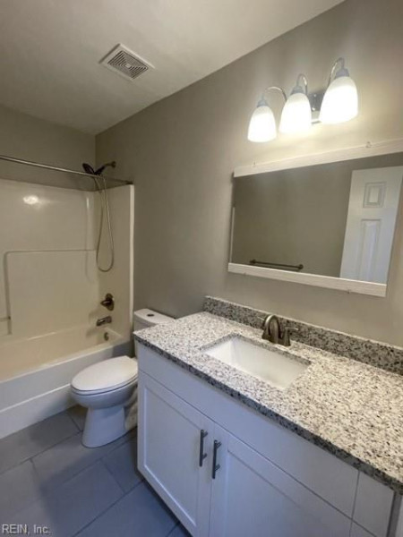 Photo 5 of 8 residential for sale in Chesapeake virginia