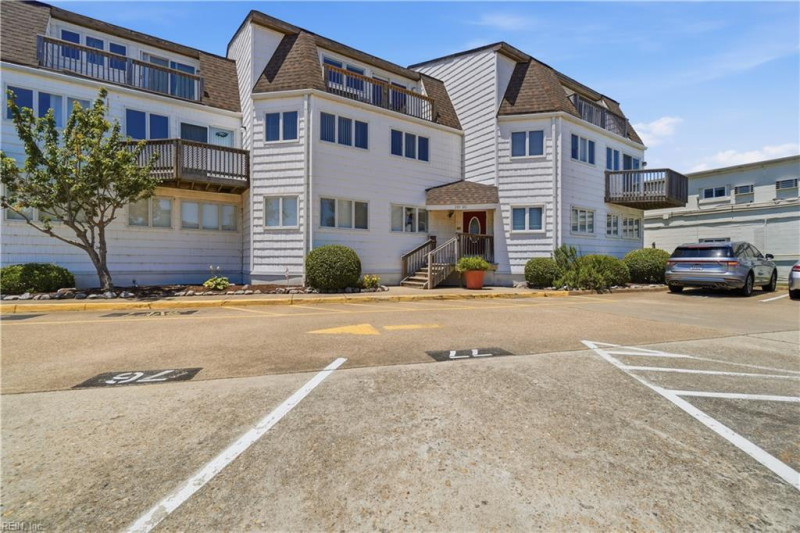 Photo 33 of 49 residential for sale in Virginia Beach virginia
