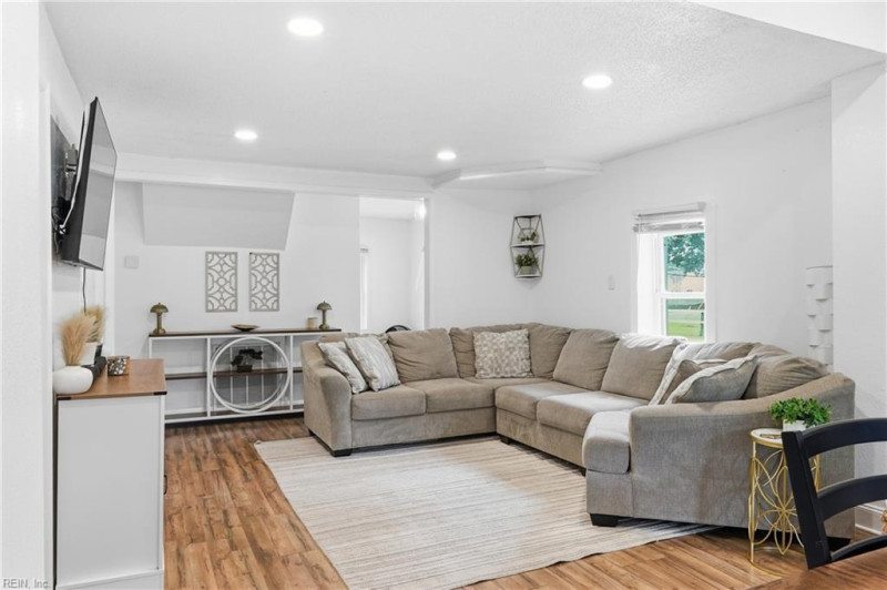Photo 12 of 30 residential for sale in Suffolk virginia
