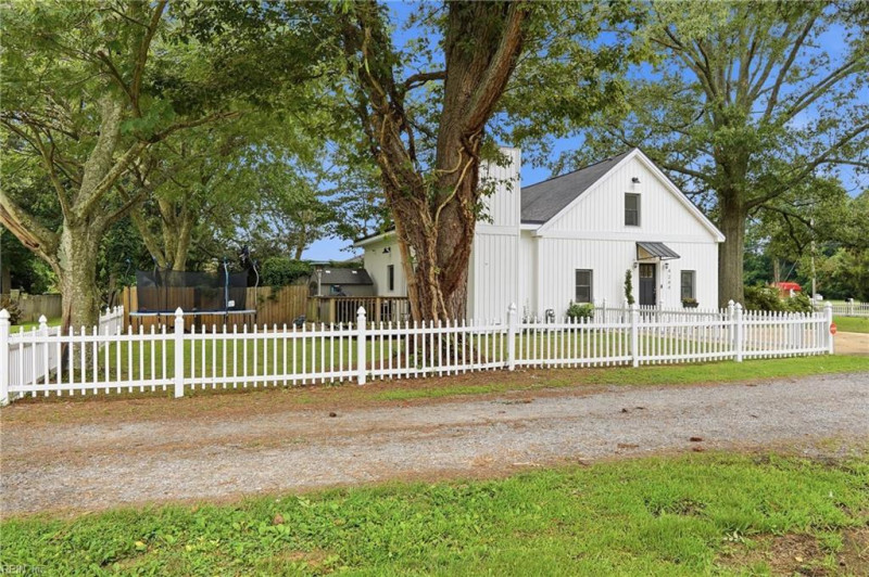 Photo 8 of 30 residential for sale in Suffolk virginia