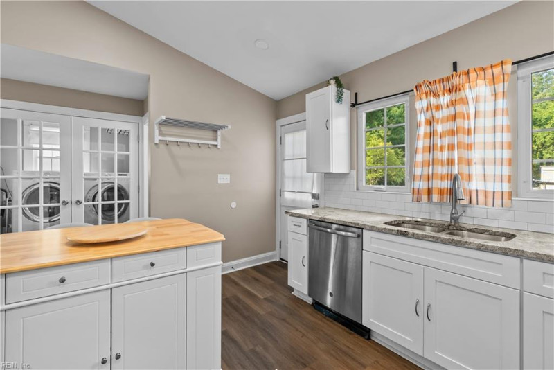 Photo 13 of 50 residential for sale in Poquoson virginia