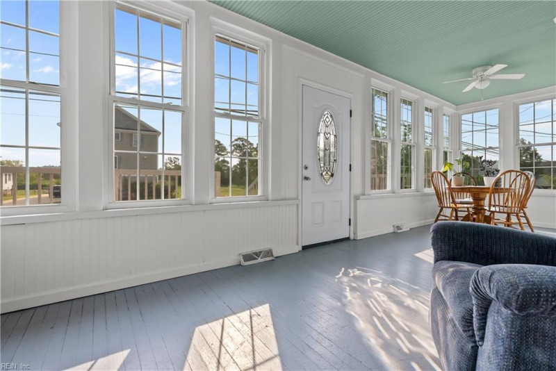 Photo 3 of 50 residential for sale in Poquoson virginia