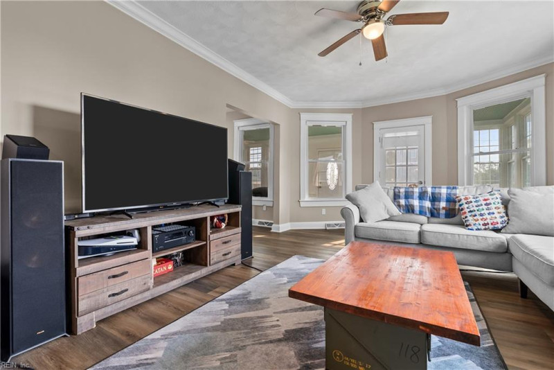 Photo 7 of 50 residential for sale in Poquoson virginia
