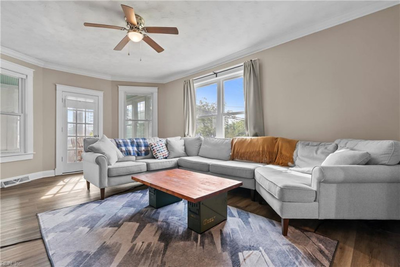 Photo 8 of 50 residential for sale in Poquoson virginia