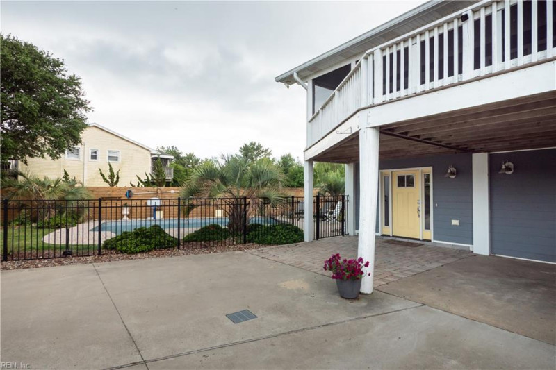 Photo 4 of 50 residential for sale in Virginia Beach virginia