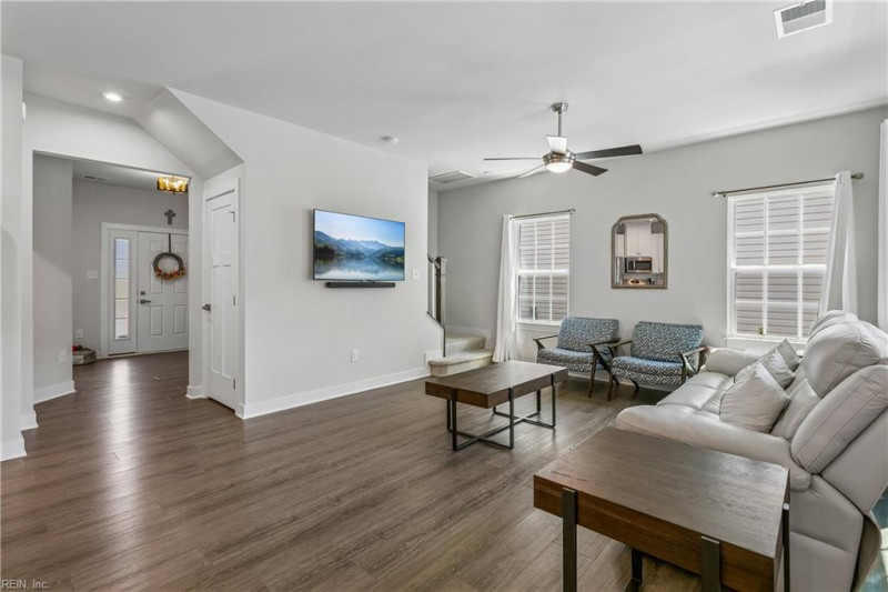 Photo 10 of 46 residential for sale in Poquoson virginia