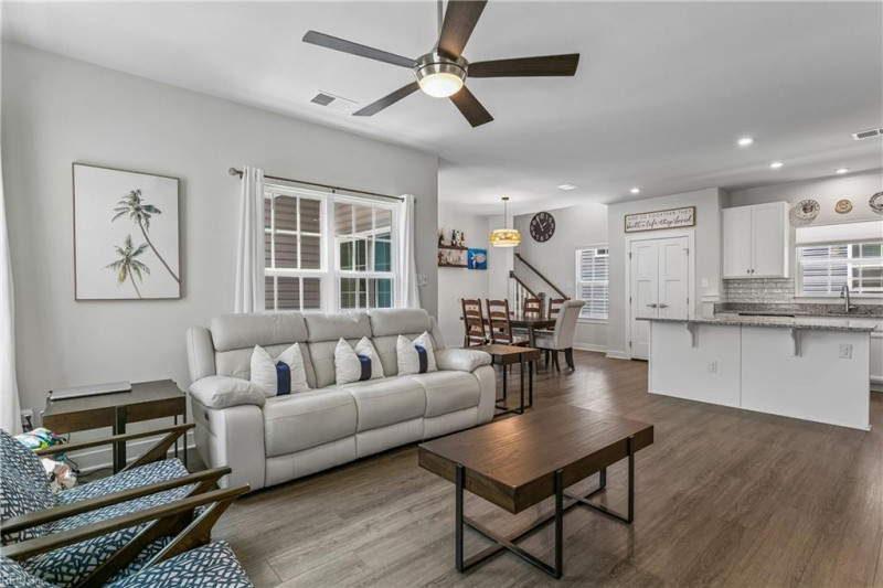 Photo 11 of 46 residential for sale in Poquoson virginia