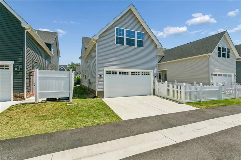 Photo 33 of 46 residential for sale in Poquoson virginia