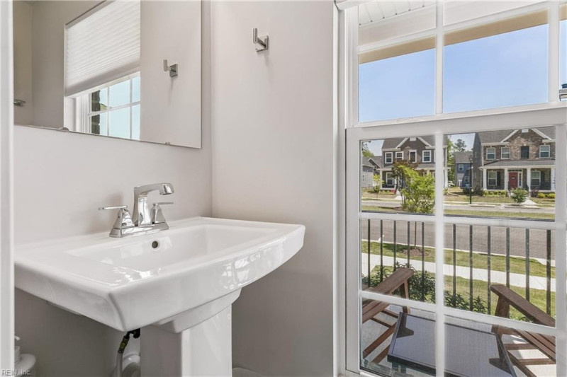 Photo 8 of 46 residential for sale in Poquoson virginia