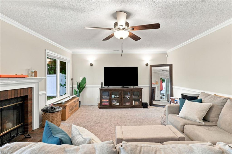 Photo 12 of 34 residential for sale in Hampton virginia