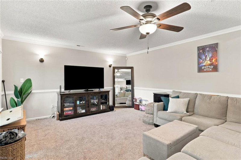 Photo 13 of 34 residential for sale in Hampton virginia