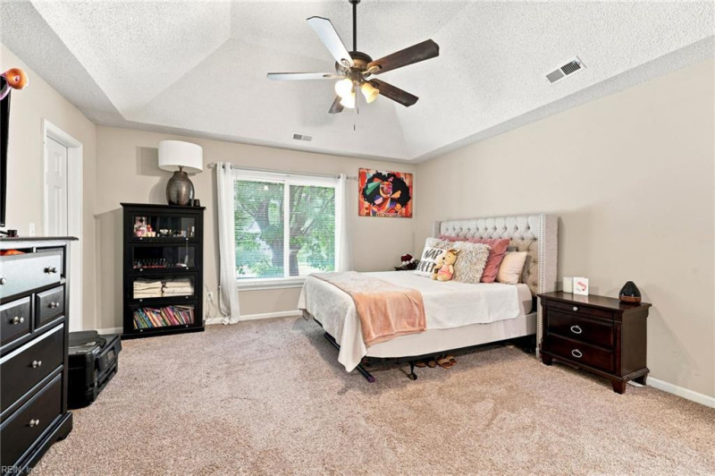 Photo 17 of 34 residential for sale in Hampton virginia