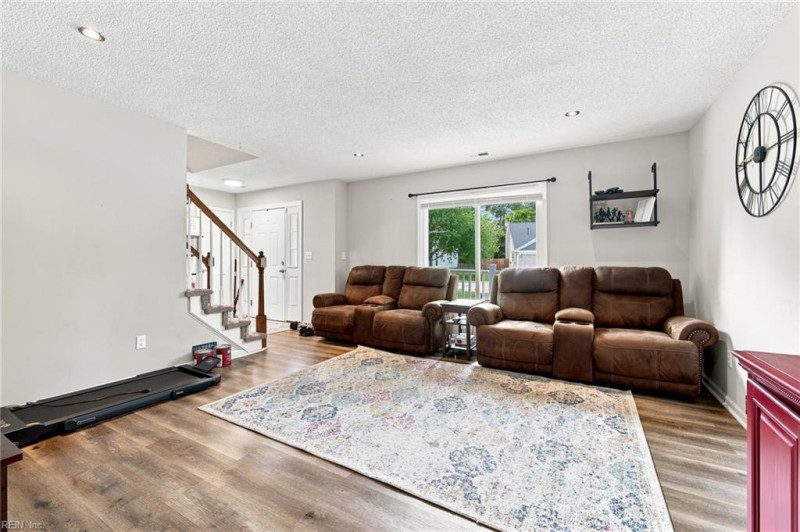 Photo 3 of 34 residential for sale in Hampton virginia