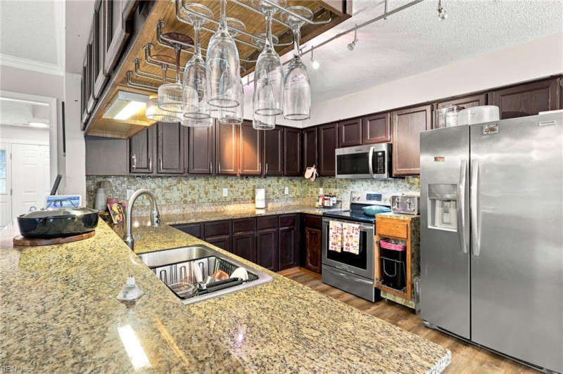 Photo 6 of 34 residential for sale in Hampton virginia
