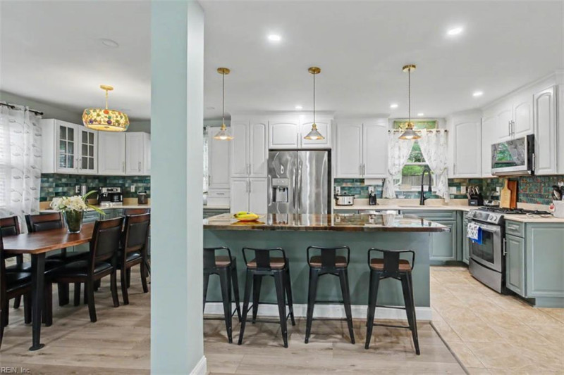 Photo 14 of 43 residential for sale in Virginia Beach virginia