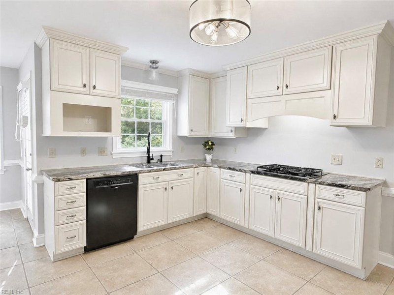 Photo 9 of 40 residential for sale in Chesapeake virginia Photo 9 of 40 residential for sale in Chesapeake virginia
