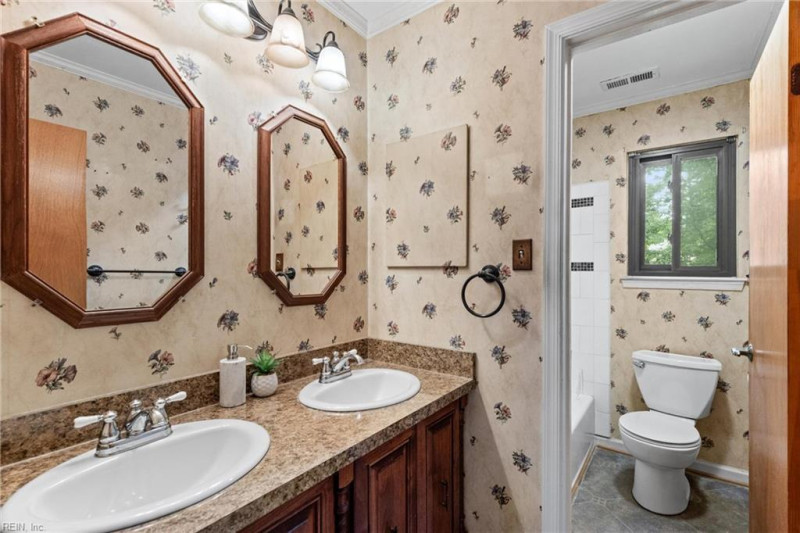 Photo 11 of 20 residential for sale in Virginia Beach virginia