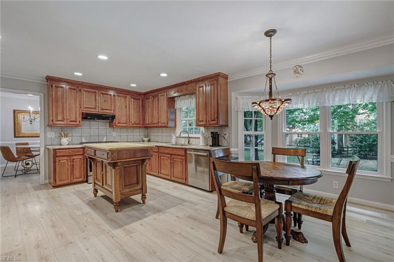Photo 11 of 50 residential for sale in James City County virginia