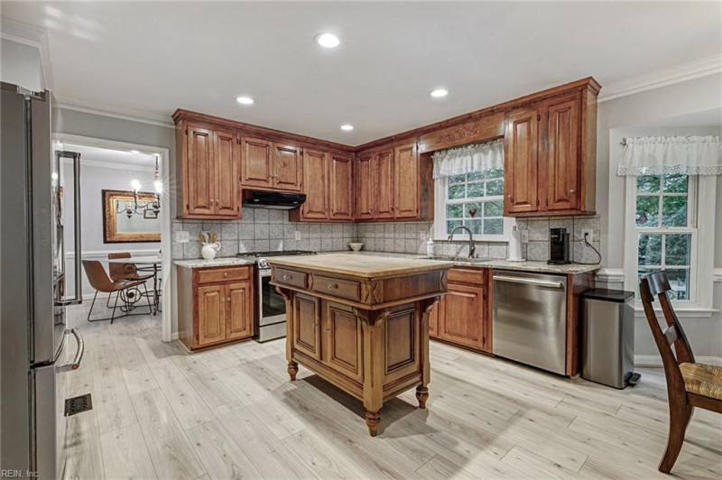 Photo 6 of 50 residential for sale in James City County virginia