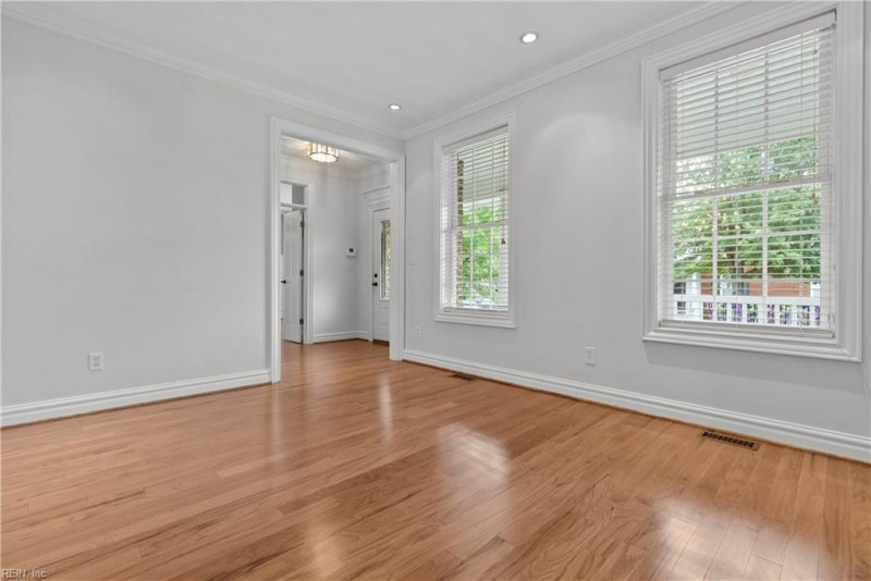 Photo 11 of 50 residential for sale in Norfolk virginia