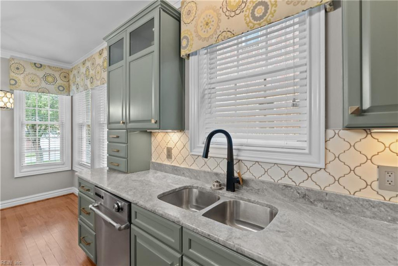 Photo 18 of 50 residential for sale in Norfolk virginia