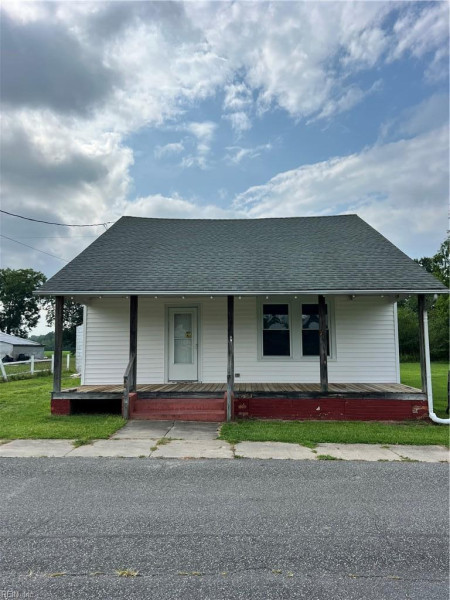 Photo 1 of 17 residential for sale in Isle of Wight County virginia