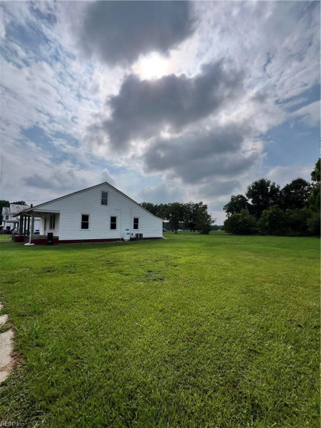 Photo 6 of 17 residential for sale in Isle of Wight County virginia