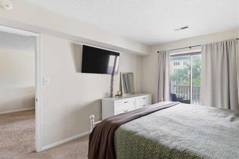 Photo 18 of 30 residential for sale in Virginia Beach virginia