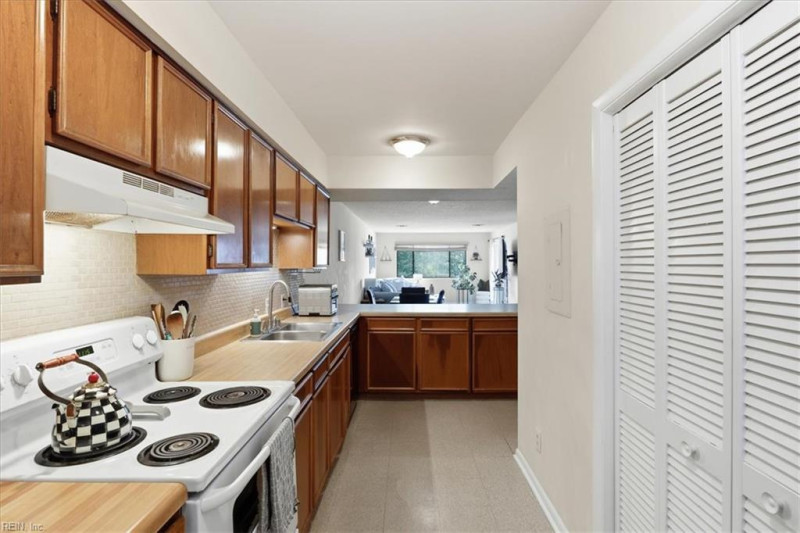 Photo 7 of 30 residential for sale in Virginia Beach virginia