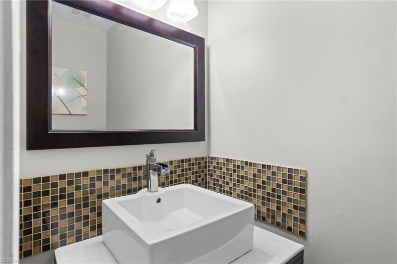Photo 11 of 20 residential for sale in Chesapeake virginia