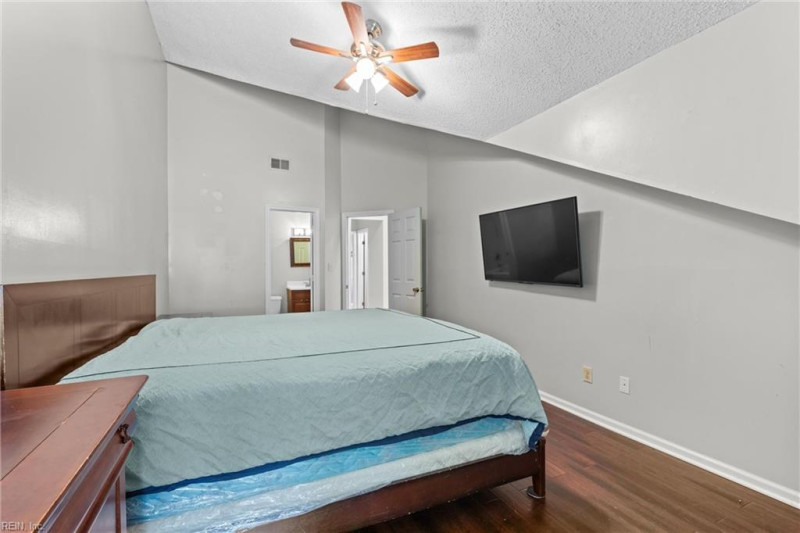 Photo 13 of 20 residential for sale in Chesapeake virginia