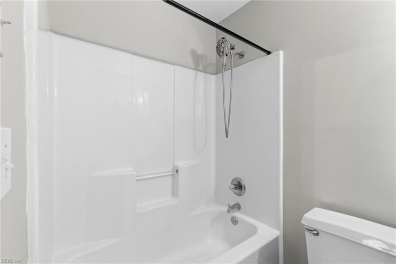 Photo 14 of 20 residential for sale in Chesapeake virginia