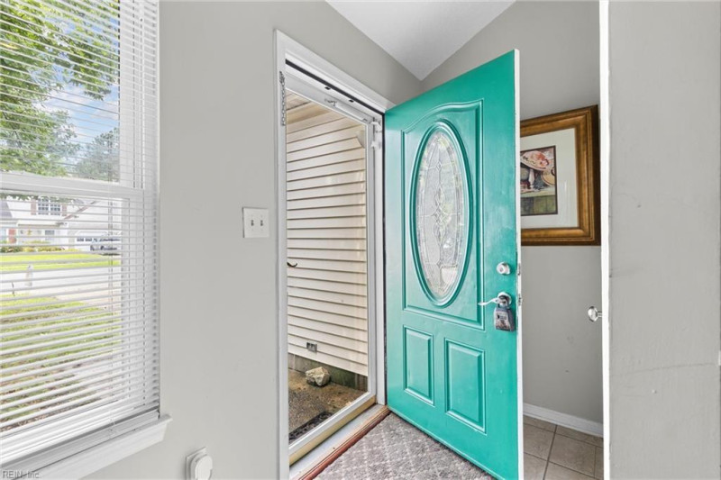 Photo 2 of 20 residential for sale in Chesapeake virginia