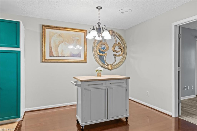 Photo 5 of 20 residential for sale in Chesapeake virginia